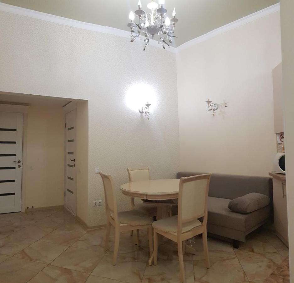 Vip Apartment In The Very Center Of Odessa With Sea View Exterior photo